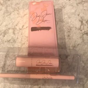 Jessie James Decker nude lip kit